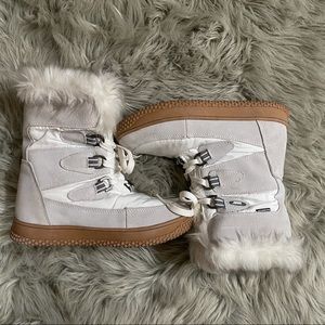 Khombu Women’s Waterproof Boots Size 7M